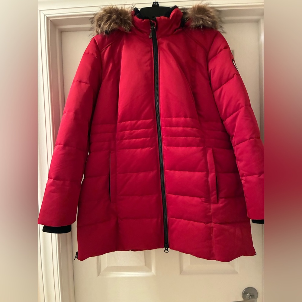 Women’s arctic expedition, quilted zip front Jacket with Faux fur hood